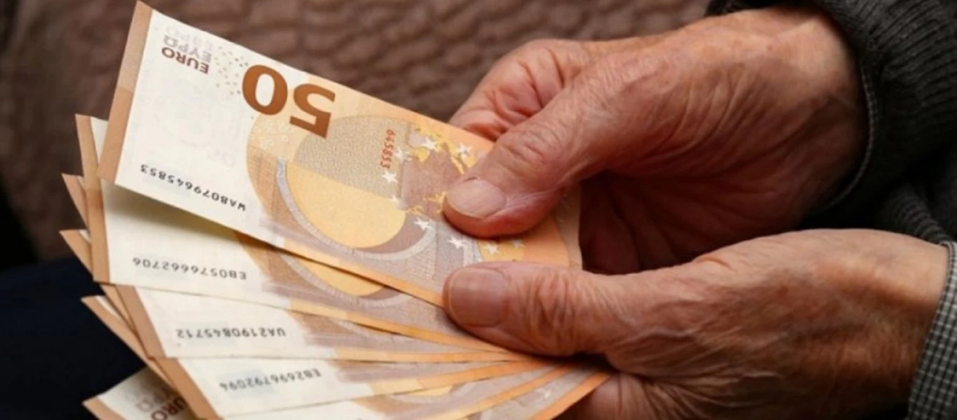 Οι τρεις κατηγορίες συνταξιούχων που θα λάβουν αναδρομικά και αυξήσεις τον Νοέμβριο (πίνακες)